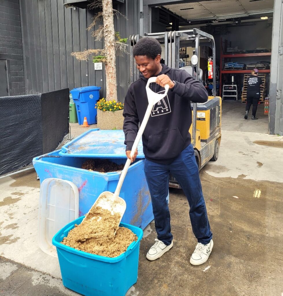 20240808 093054 979x1024